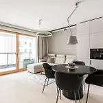 P&o Serviced Towarowa Square Apartmán *