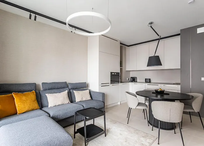 P&o Serviced Towarowa Square * Varsó