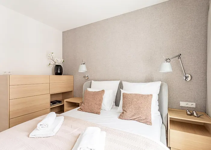 P&o Serviced Towarowa Square